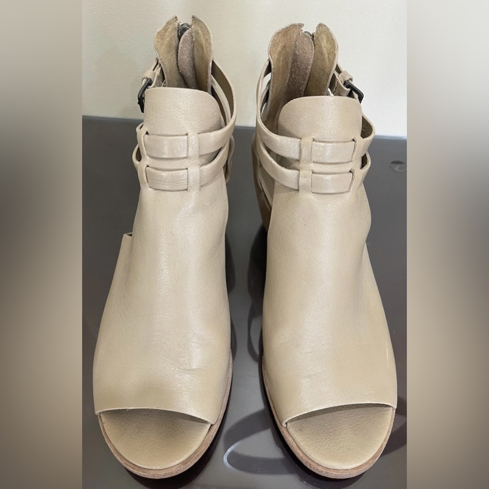 Matisse Tan Leather Heeled Sandals - Picture 2 of 4
